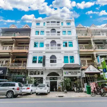 Grand Elevation Hotel Hotels near Independence Monument