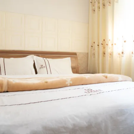 Qujing Rongfu Business Hotel