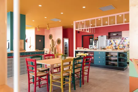 Paul & Pia - Welcome Home Hotel Отели рядом с достопримечательностью «Ancienne Douane»