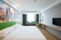 Vienna 3 Best Hotel (Taojiang Furong West Road Pedestrian Street) Hotels near Temple of Three Immortals, Baihe Mountain