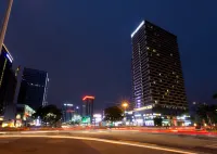 君豪逸園飯店（佛山順德美的總部店） 百優百貨附近的飯店