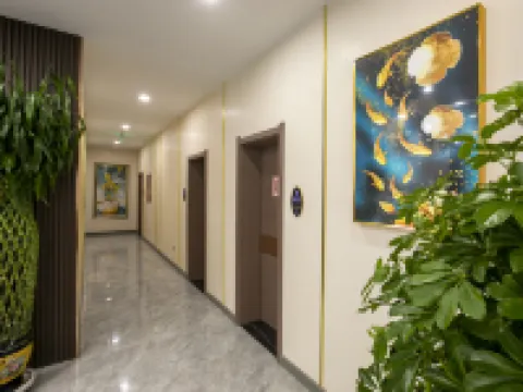 Dunhuang Xingzi Hotel (Shazhou Night Market) Hotels in Dunhuang