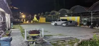 Smurf Inn Homestay - parking