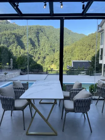 Shiye Shanju Hostel Отели рядом с достопримечательностью «Pig Bajie Carrying His Wife»