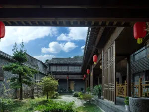 Floral Hotel·Pan'an Jiujian Tian Hotel (Zhezhong Grand Canyon Underwater Hole Scenic Area Store)