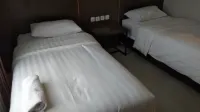AZZAHRA GUEST HOUSE Hotel dekat Pantai Sopapei