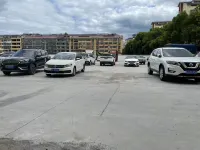 Fengxin Yueyi Lifeng Hotel - parking
