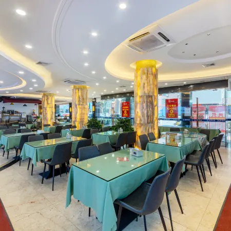 Dongyi Hotel (Yangchun Bus Terminal)