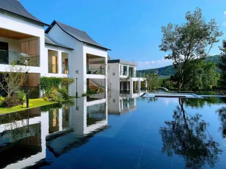 Zhuoyue Health Hot Spring Homestay Отели рядом с достопримечательностью «Qixia Mountain Scenic Area»