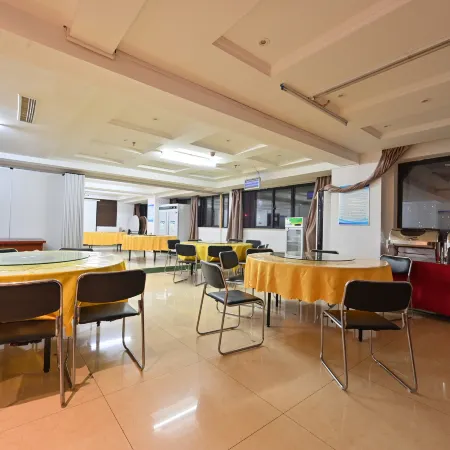 Yucai Business Hotel