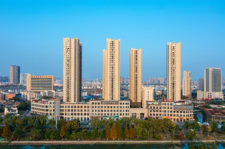 Orange Park Hotel Отели рядом с достопримечательностью «Fuyang Technology Vocational School»