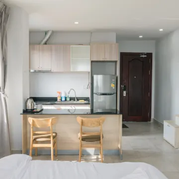 Residence 110 (Hotel and Apartments) Отели рядом с достопримечательностью «Набережная Сисоват»