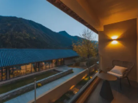 ทริป คอม กรุ๊ป คันทรี รีทรีทส์ (หลิวปา ฉินหลิง นัมเบอร์วัน จอยน์ รีสอร์ต) โรงแรมในหลิวปา