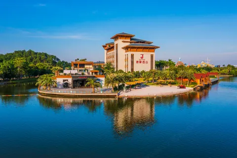 Yulin Jolie Vue Bontique Hotel（Kra Bay and Garden Expo Garden）