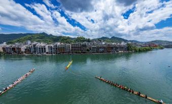 Yuanteng Yuxia Yunshang River View Homestay (Zhenyuan Ancient Town Branch)