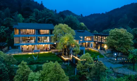 Hide And See Homestay Отели рядом с достопримечательностью «Chongqing Machinery and Electronics Polytechnic College»