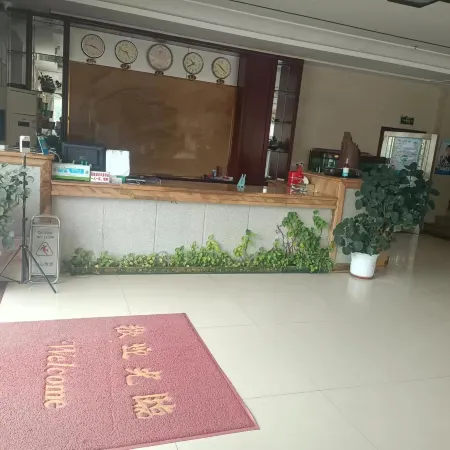 Jinhu Business Hotel