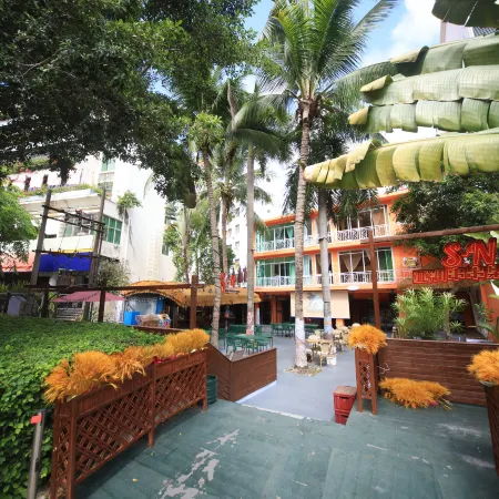 Mojue Youth Hostel (Dadonghai)
