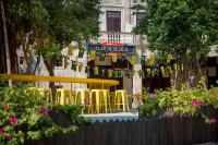 Yixi Hotel