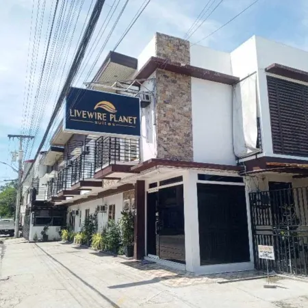 LIVEWIRE PLANET SUITES