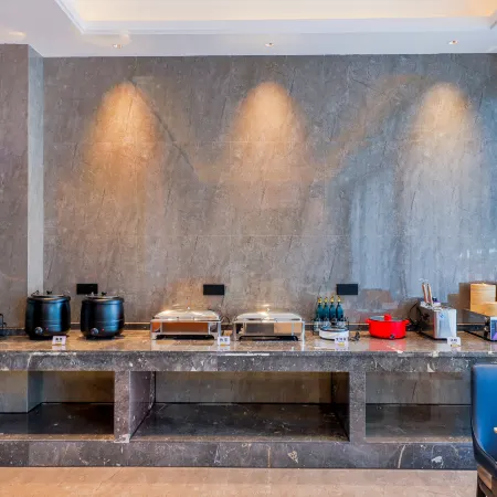 Yixuan Plus Hotel (Fuchuan Nationality Cultural Square)