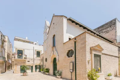 Casa Bianca Bnb,Big Terrace,10 Min Airport Beaches Hotels near Museo Archeologico De Palo Ungaro