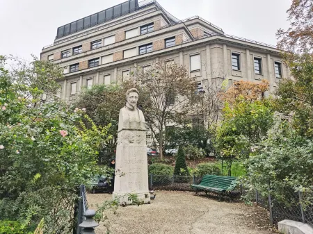 Sans soucis-Latin Quarter,Paris