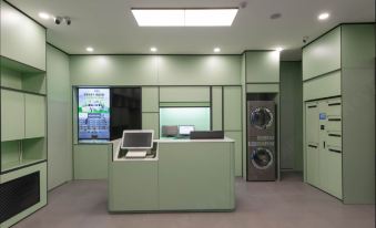 Hi Inn (China University of Political Science and Law, Jimenqiao Metro Station Store)