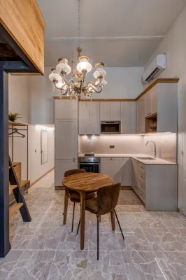 Modern Luxury 1-BR Apartment