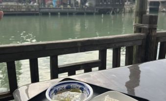 Wuzhen Xianglibaren Homestay (Wuzhen Xizha South Gate)