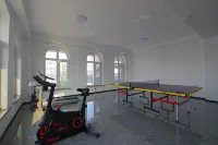 Huayi Collection Hotel (Binxian Jiefang Road) فنادق في مديرية بين