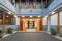 Floral Hotel · Yangzhou Dongguan Street Fuyuan hotel(Ancient Canal Store)