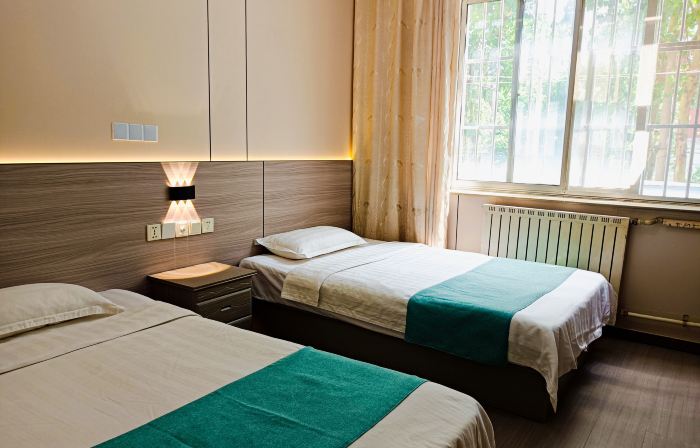 Feixian Tongyue Hotel (Oriental Shopping Plaza)