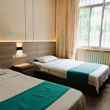 Feixian Tongyue Hotel (Oriental Shopping Plaza)