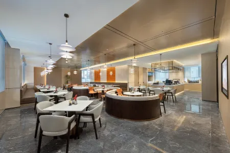 Atour Hotel Yining Shanghai City Jiefang West Road Отели рядом со станцией Yining Railway Station