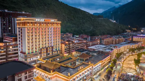 IntercityHotel 캉딩 (러브 송 스퀘어) 호텔 in 캉딩