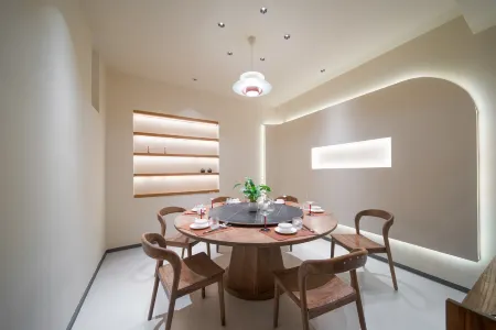 Jin Xi Hotel Отели рядом с достопримечательностью «Jiu Hua Shan Dayuan Buddhist Culture Park»