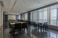 HtHotel(Dongguan TangxiaHigh-speedRailwaySouthStationBeanch)