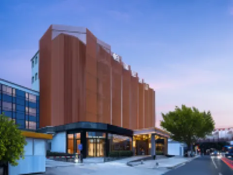 Taizhou Huangyan·Paris Designer Hotel (Wuyue Plaza Branch) Hotels in Taizhou