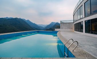 Valley Secret Hotel
