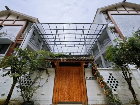 Xiling · Miner Panda's Home Guesthouse (Dayi Xieyuan Ancient Town Branch) Отели в г. Даи