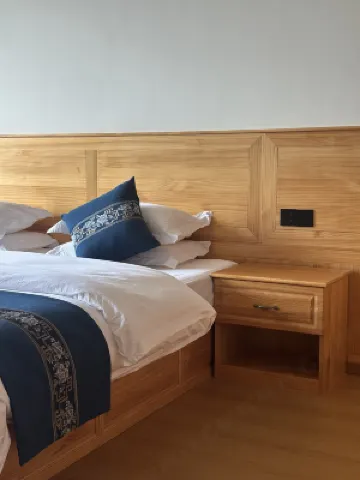 Basongshanju Hotels near Benzilan Town