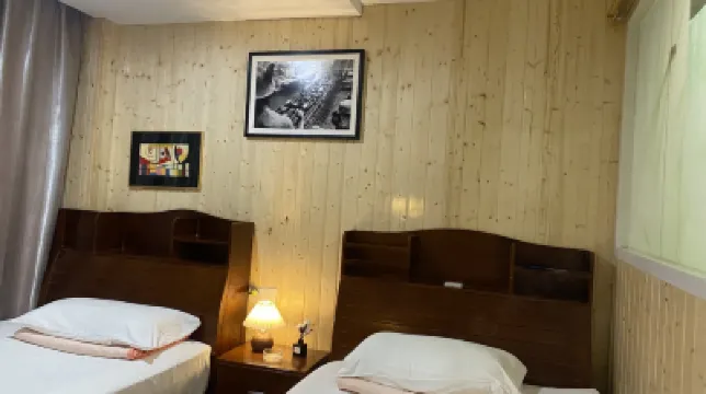 Shanghai Menglishuixiang Inn (Zhujiajiao Ancient Town Branch) فنادق في 