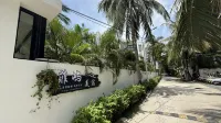 Sanya feiyu guesthouse - parking