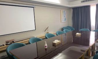 CHEERMAY HOTELS(Heyuan Jianji University Town & Wanda Plaza)