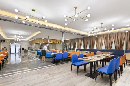 Kyriad Marvelous Hotel (Chenzhou Wuling Plaza, Municipal Government) Отели рядом с достопримечательностью «Wuling Square»