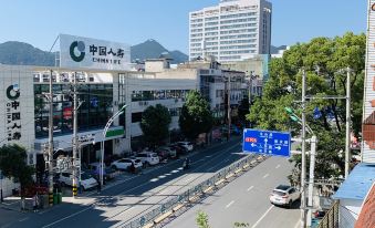 Taihu Haolaiju Hotel