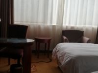 维也纳酒店(上海浦东机场新国际博览中心店) - 豪华双床房