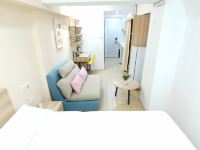 窝趣公寓(广州海珠客运站南洲店) - 轻奢大床房
