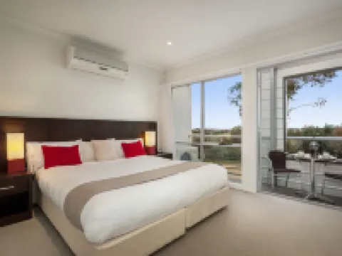 Quest Sanctuary Lakes Hotels in Point Cook